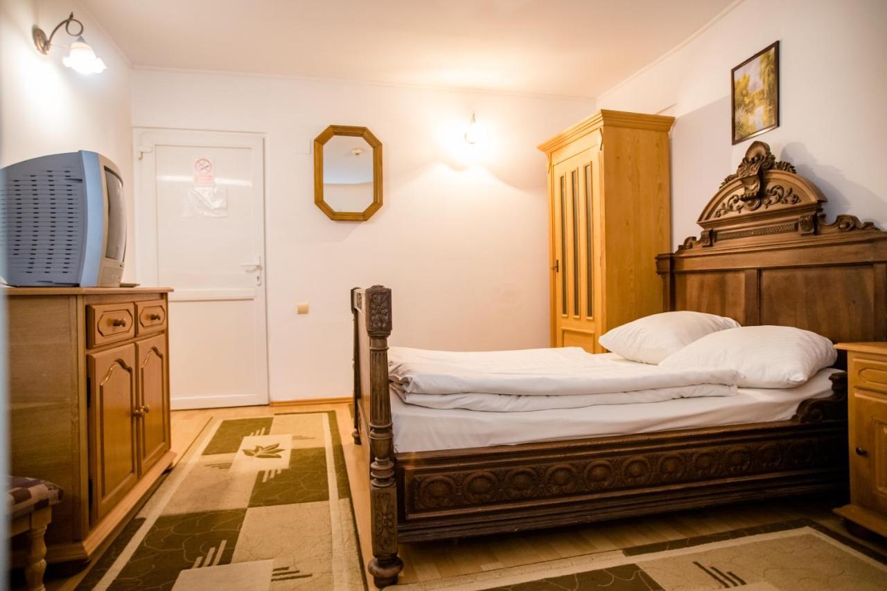 Hotel Marion Dumbraveni  Eksteriør bilde